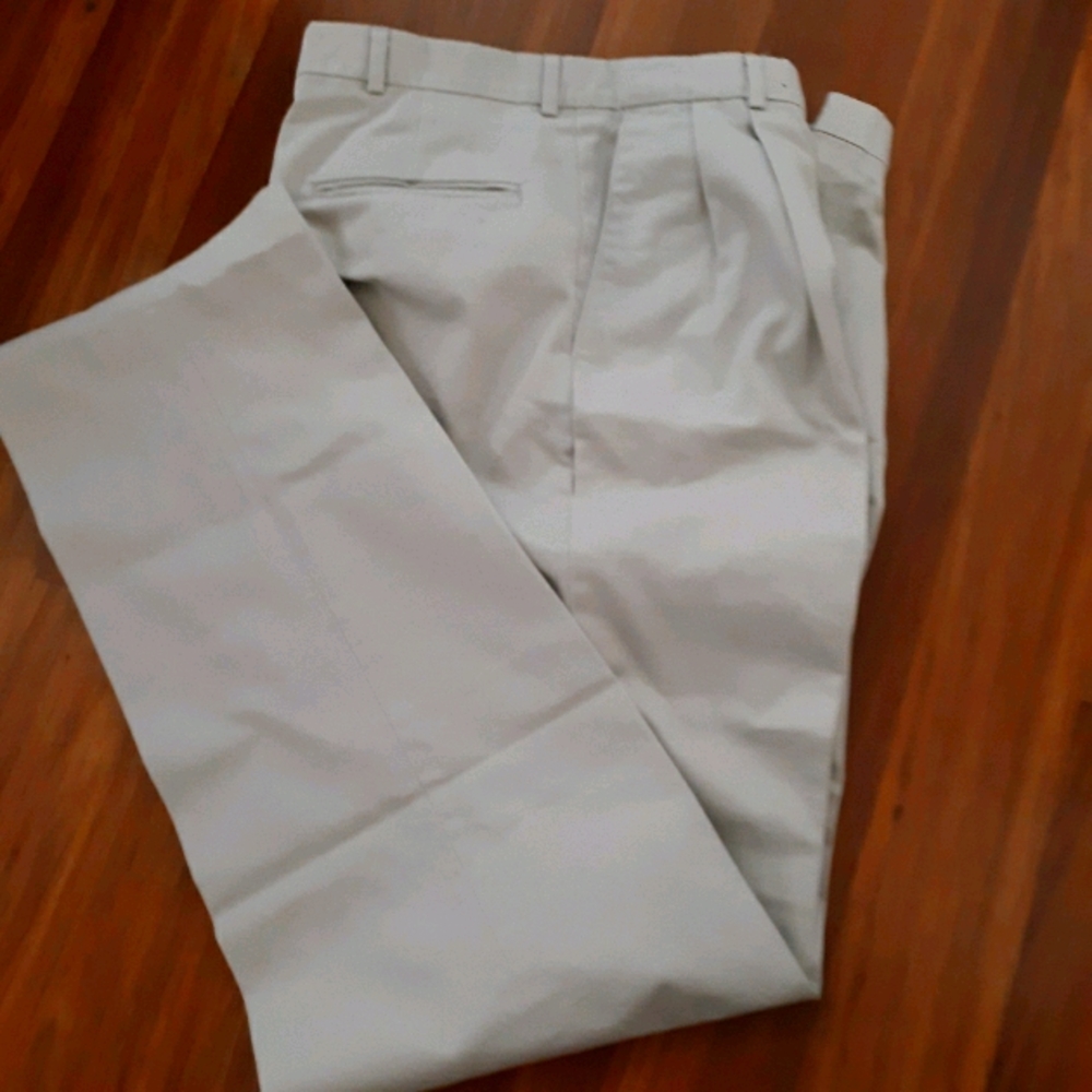 LEVI'S TRAVELERS DRESS SLACKS